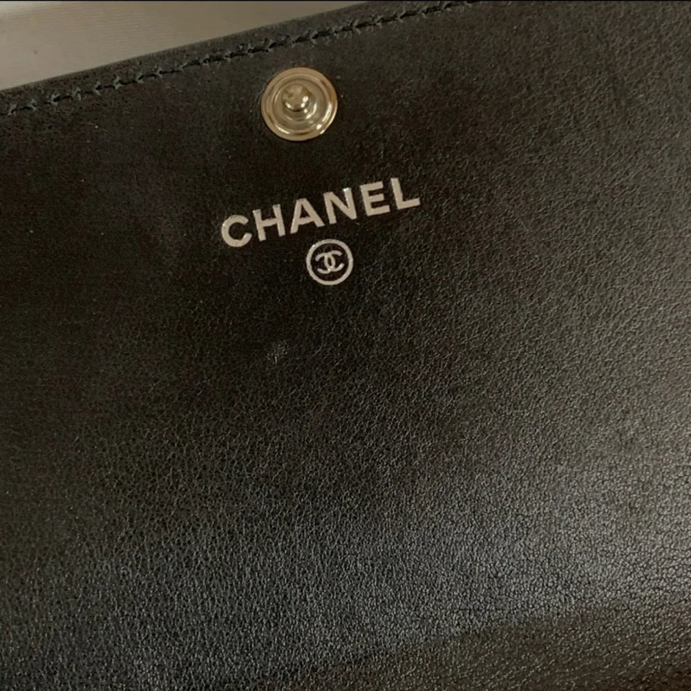 CHANEL authentic pre